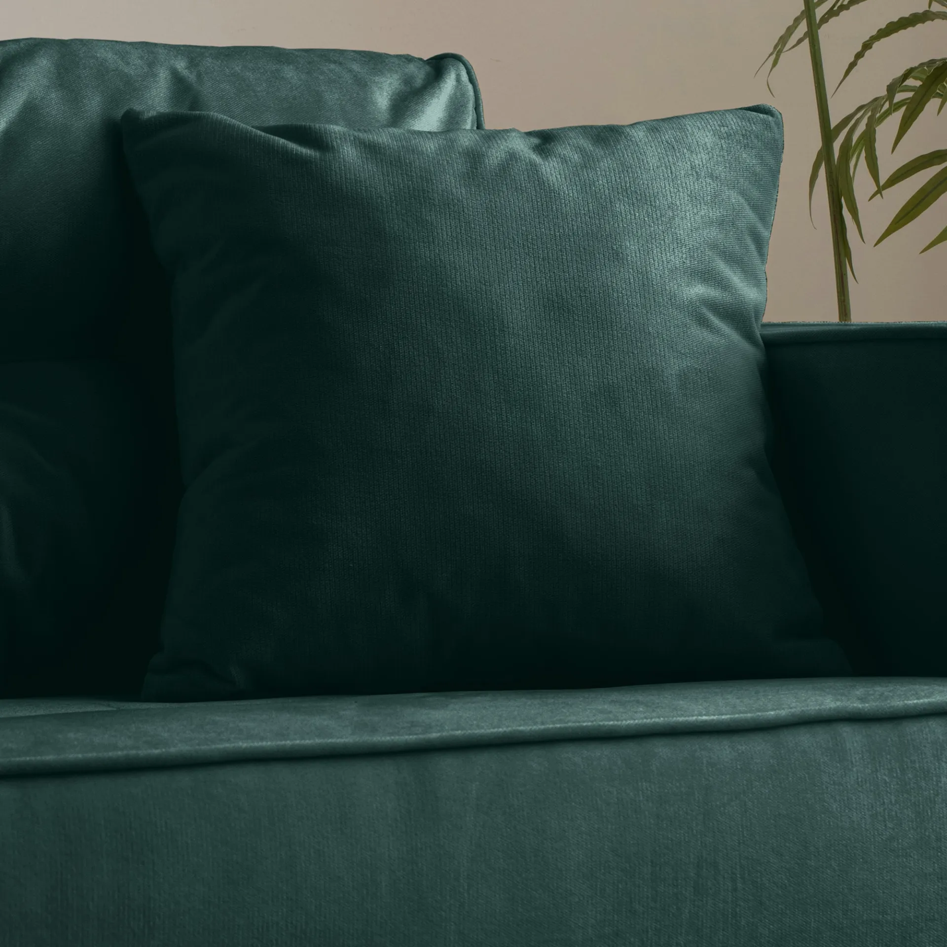70" Velvet Sofa Couch Luxury Modern Upholstered 3-Seater sofa with 2 Pillows for Living Room, Apartment and Small Space