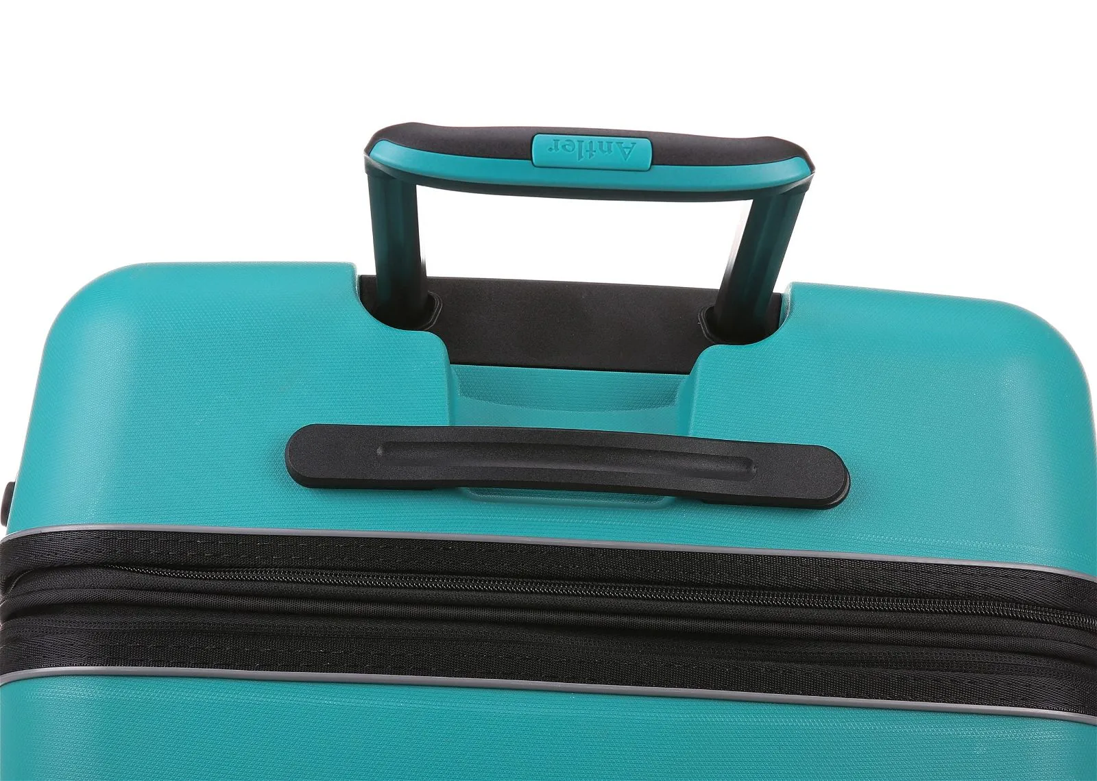 Antler - Lincoln Medium 68cm Hardside 4 Wheel Suitcase