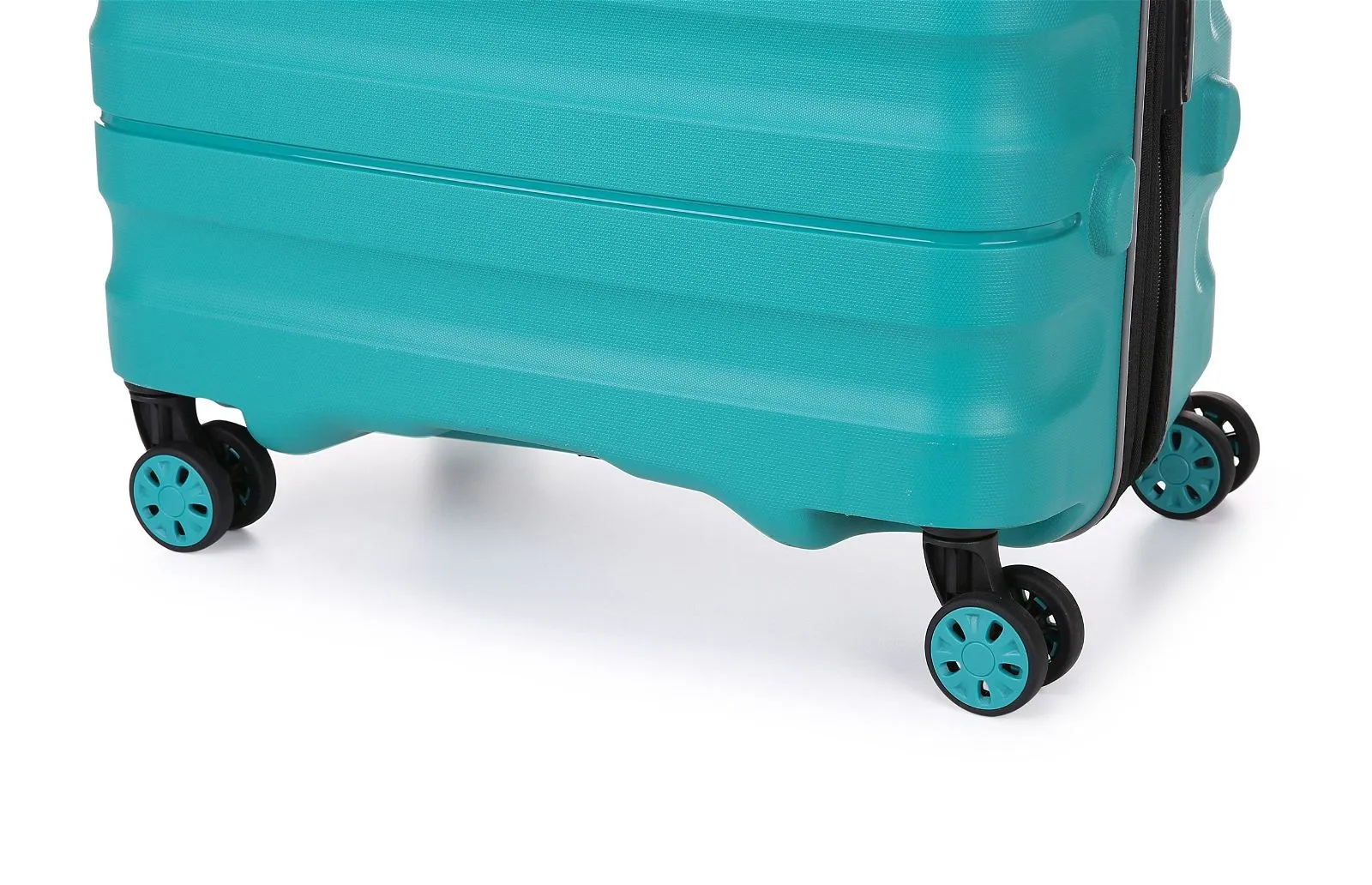 Antler - Lincoln Medium 68cm Hardside 4 Wheel Suitcase