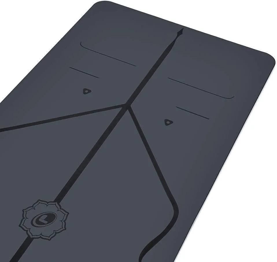 Liforme Original Yoga Mat  Free Yoga Bag Included - Patented Alignment System, Warrior-like Grip, Non-slip, Eco-friendly, sweat-resistant, long, wide, 4.2mm thick mat for comfort